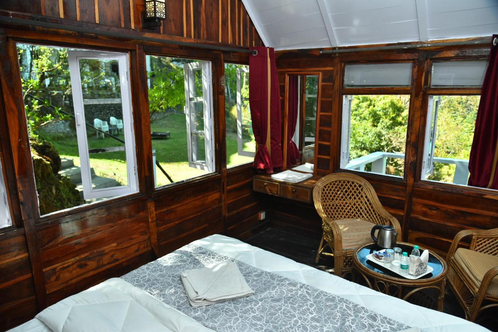 Kumaon Roop Resort Near Kainchi Dham Nainital Exterior photo